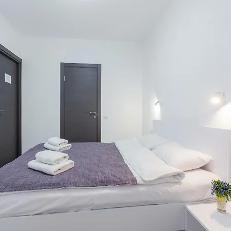 Skyhome Na Nauky Szálloda Kijev
