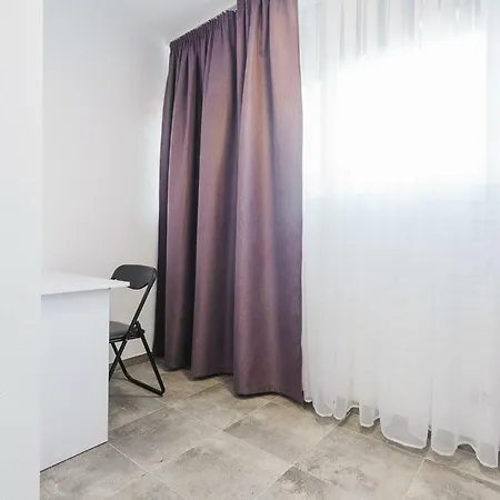 Skyhome Na Nauky Szálloda