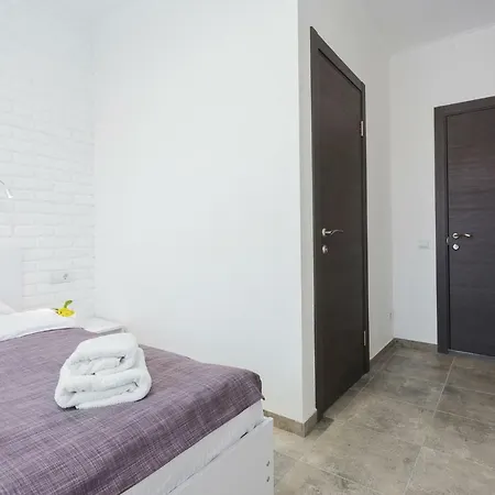 Skyhome Na Nauky Szálloda Kijev