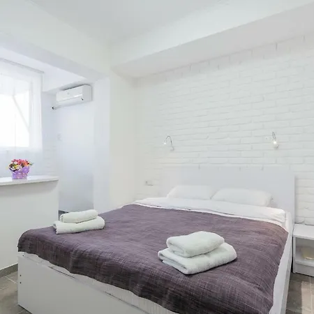 Skyhome Na Nauky Szálloda